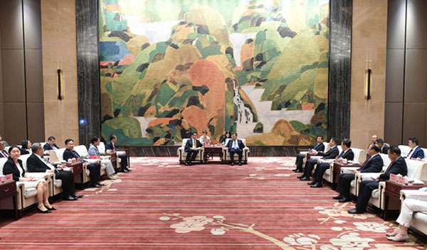 ACC Secretary-General Chen Dehai Attended the Meeting between Mayor of Wuhan and Diplomats of AMS