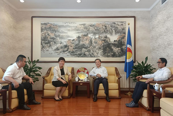 ACC Secretary-General Chen Dehai Met with Chairman of Chen’s Sun Group